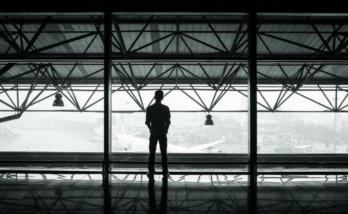 Best ways to survive long layovers at airport