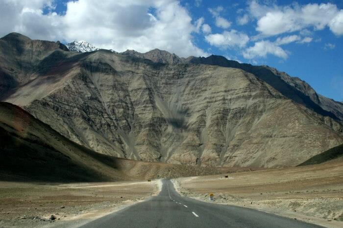 15 INCREDIBLE NATURAL WONDERS IN INDIA